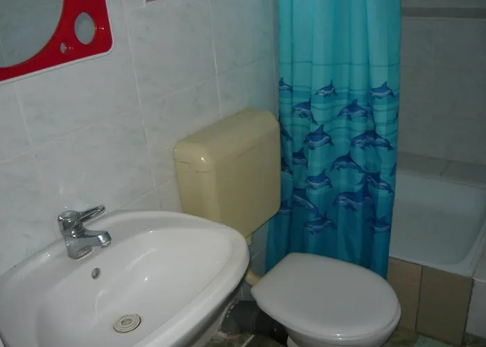 Baratsag Haz بيت ضيافة *